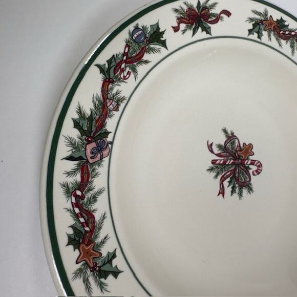 The Cellar O'Tannenbaum, 1 Large Rim Soup Bowl, Holly & Ribbon Border Christmas - Picture 3 of 14